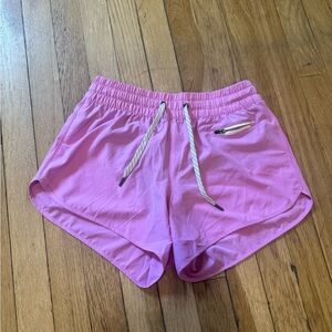 Vuori Azalea Pink Clementine 2.0 4” Women's Shorts XS